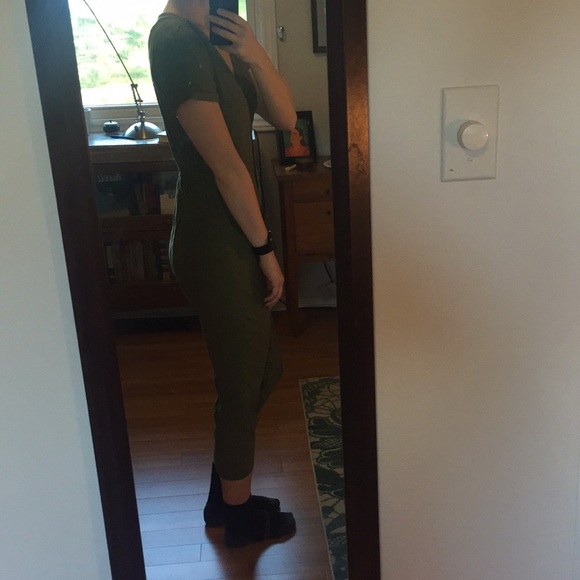 Olive green summer jumpsuit - Picture 2 of 6